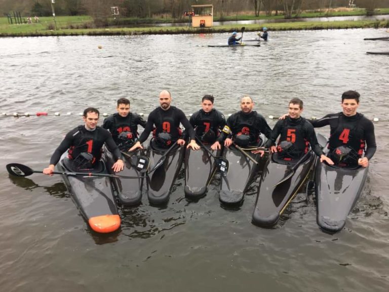 Le Championnat de France de kayakpolo démarre sur les chapeaux de roue